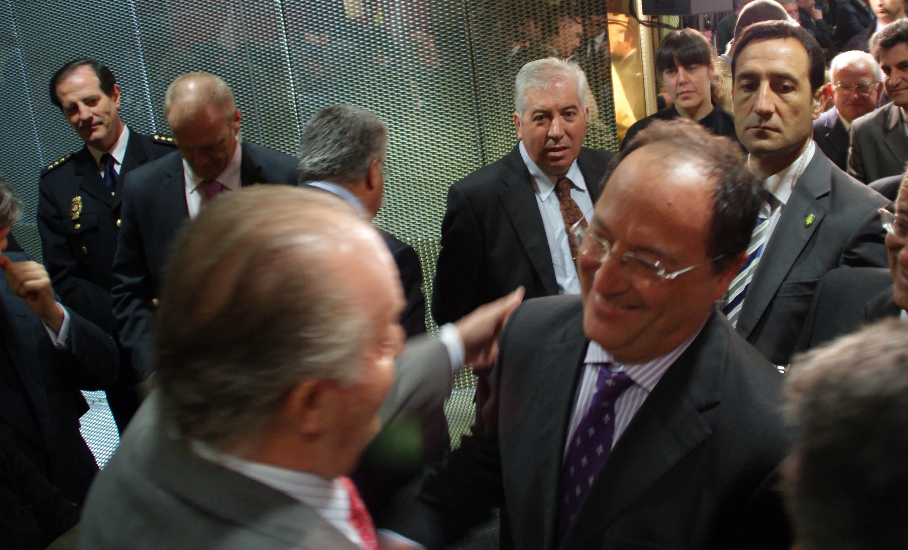 El Rey Don Juan Carlos con el Presidente de Matarromera, Carlos Moro.